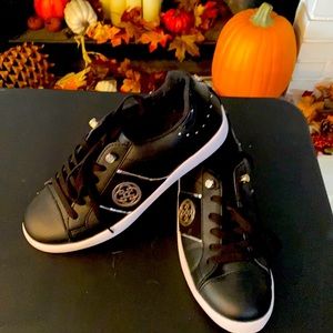 Daisy Fuentes tennis shoes